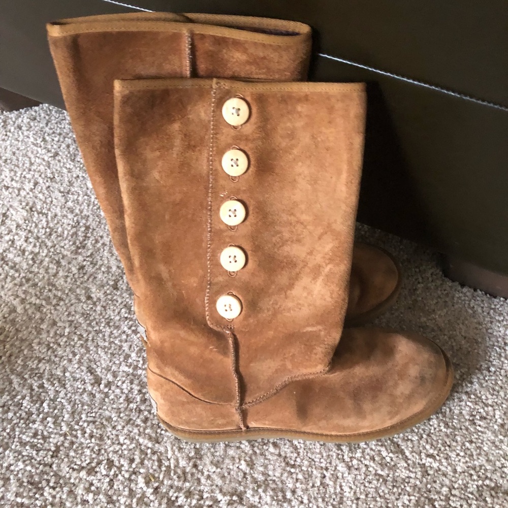 Size 9 Women’s Ugg Boots.